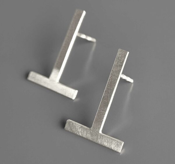 Minimalistyczne geometryczne srebrne kolczyki