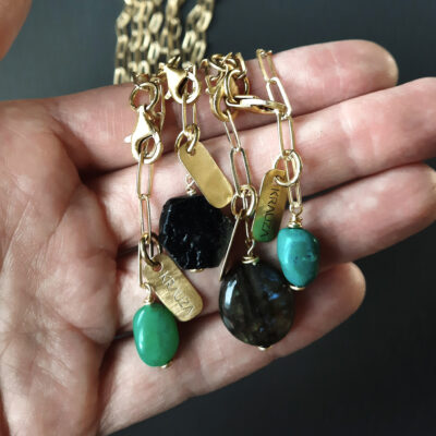 Łańcuszek z kamieniem