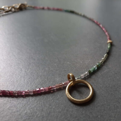 Choker z okrągłą zawieszką