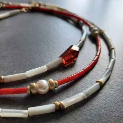 Choker z koralem