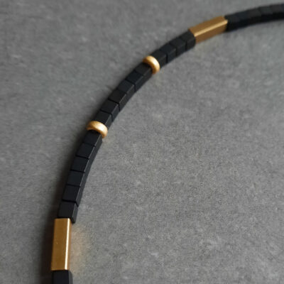 Choker z matowym hematytem