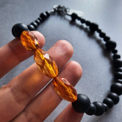 Naszyjnik z fasetowanym bursztynem