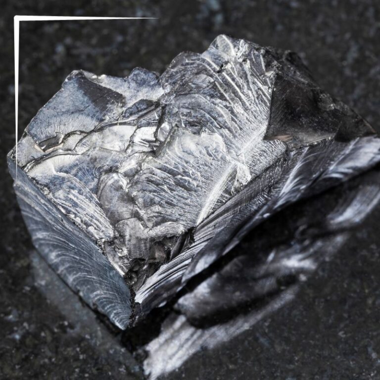Read more about the article Szungit – kamień harmonii i ochrony