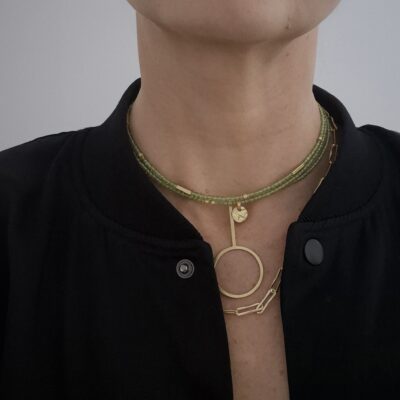 Choker z oliwinem i zawieszką