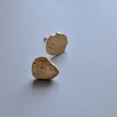 Minimalistyczne nieregularne kolczyki