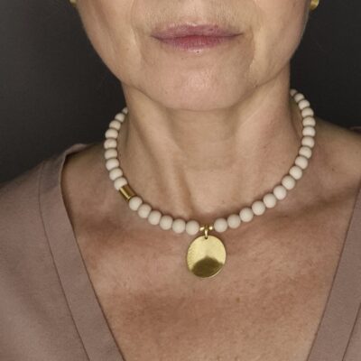 Naszyjnik z kamieniem rzecznym i zawieszką