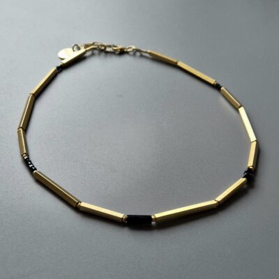 Nowoczesny naszyjnik z czarnym turmalinem