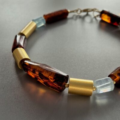 Naszyjnik z bursztynami i akwamarynem