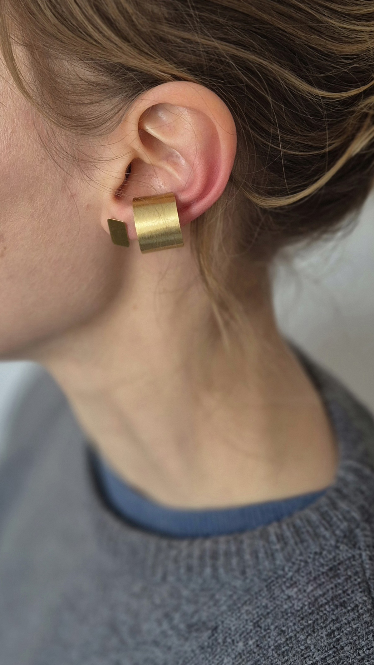 Duża złota nausznica