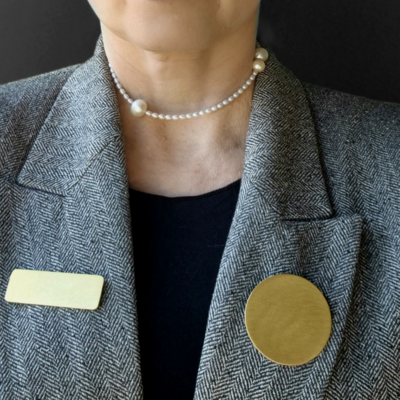 Minimalistyczna prostokątna broszka